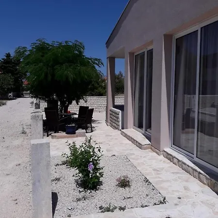 House With A Parking Space - 17694 Feriehus Vir