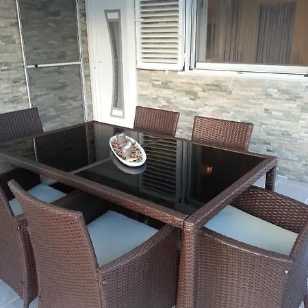 House With A Parking Space - 17694 Holiday home *